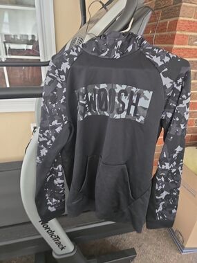 Mens Nike Black Swoosh Therma-Fit Hoodie with Camo Trim Medium